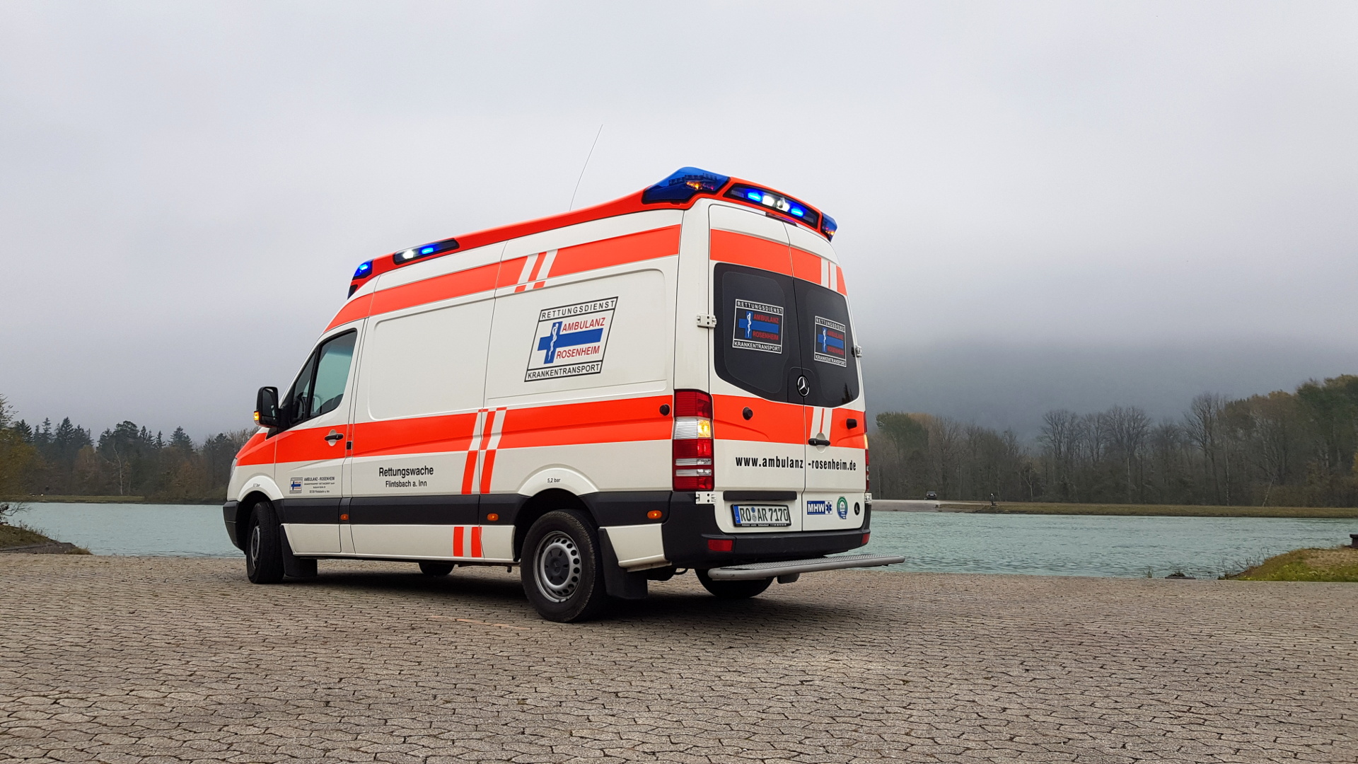 Rettungswagen Ambulanz Rosenheim