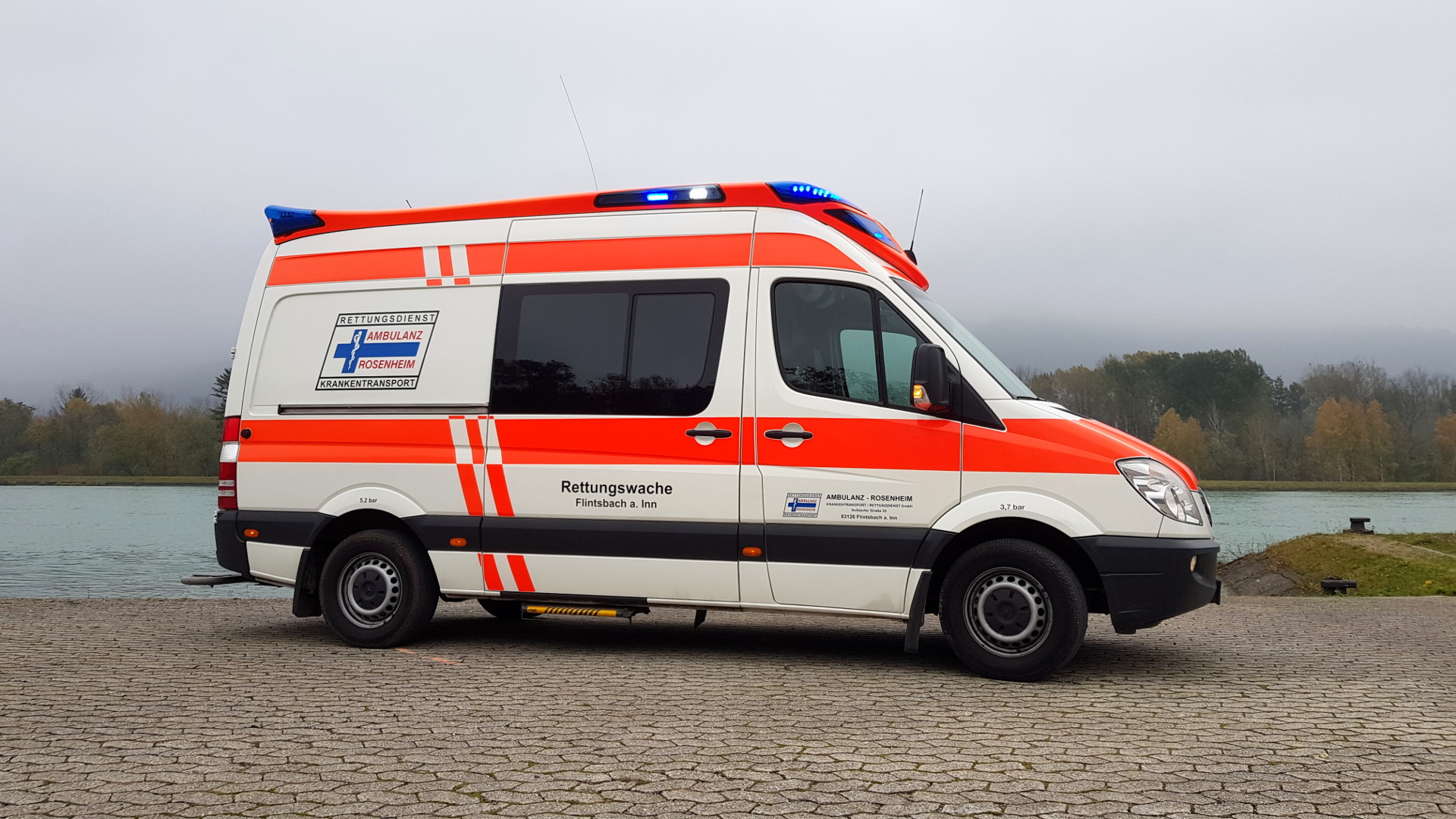 Rettungswagen Ambulanz Rosenheim