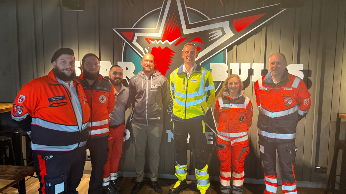Gemeinsames Treffen der Hilfsorganisationen für den Sanitätsdienst bei den Starbulls in Rosenheim
